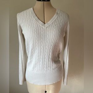 Cute and classy white Tommy Hilfiger Sweater